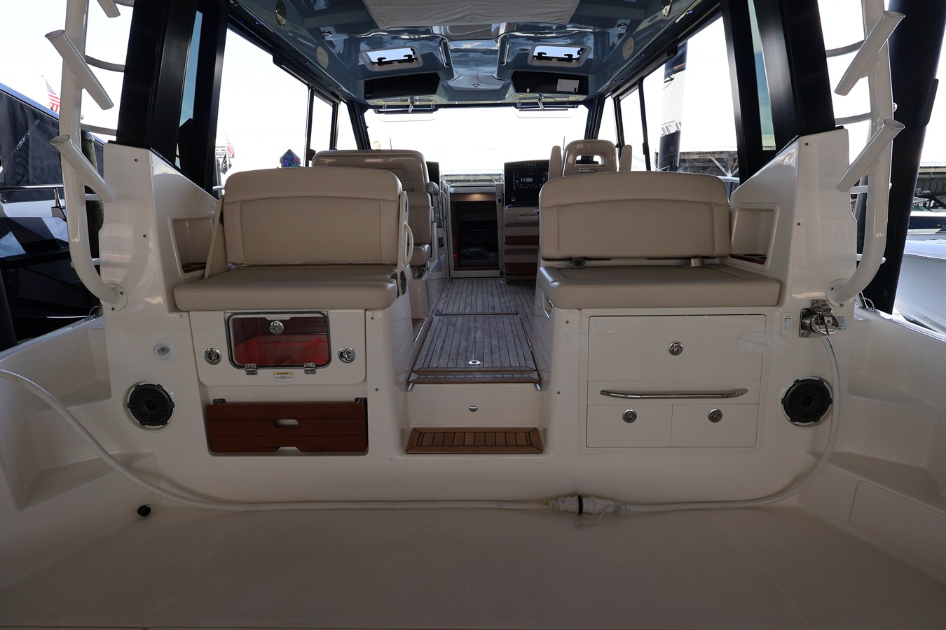 2026 Boston Whaler 405 Conquest 26