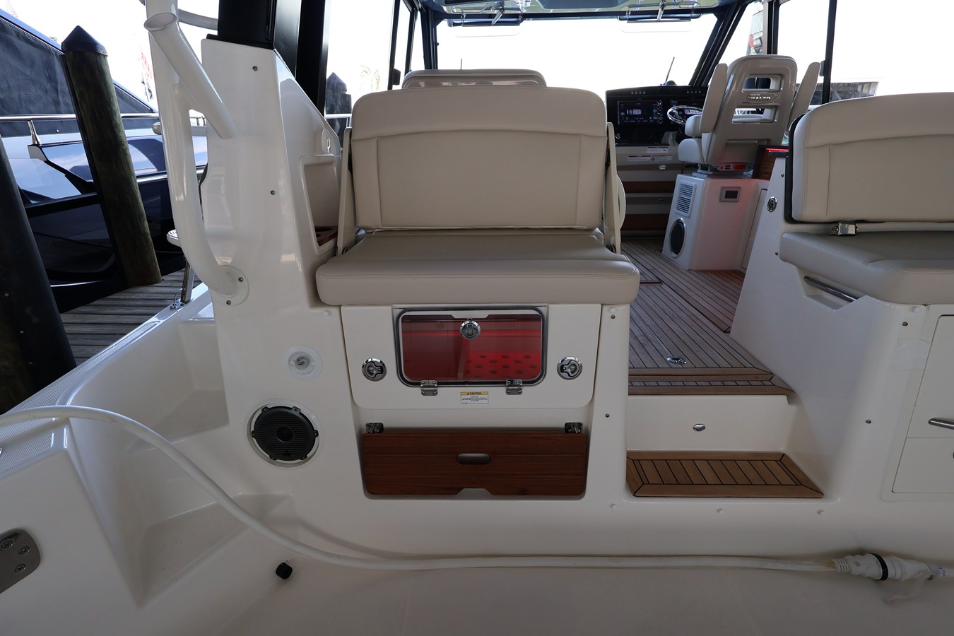 2026 Boston Whaler 405 Conquest 29