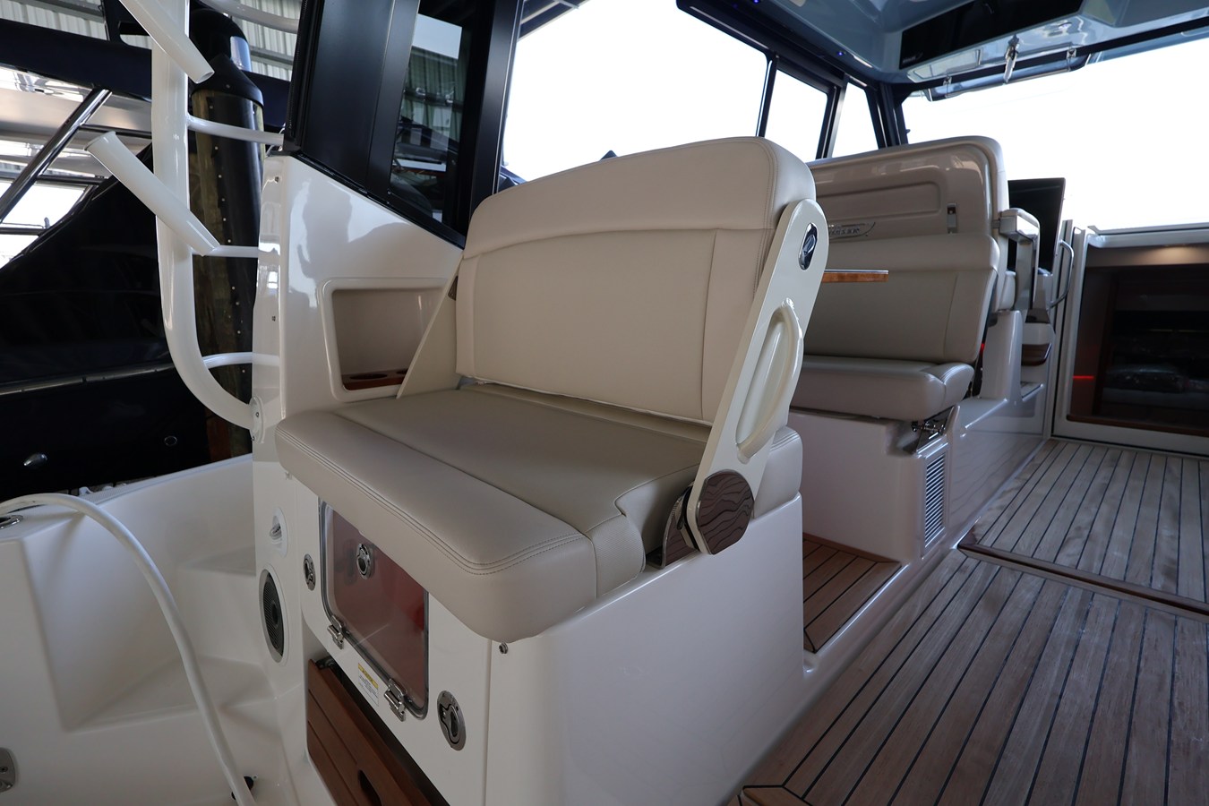 2026 Boston Whaler 405 Conquest 38