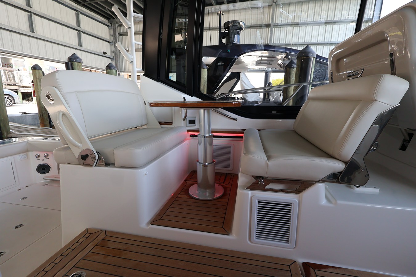 2026 Boston Whaler 405 Conquest 41