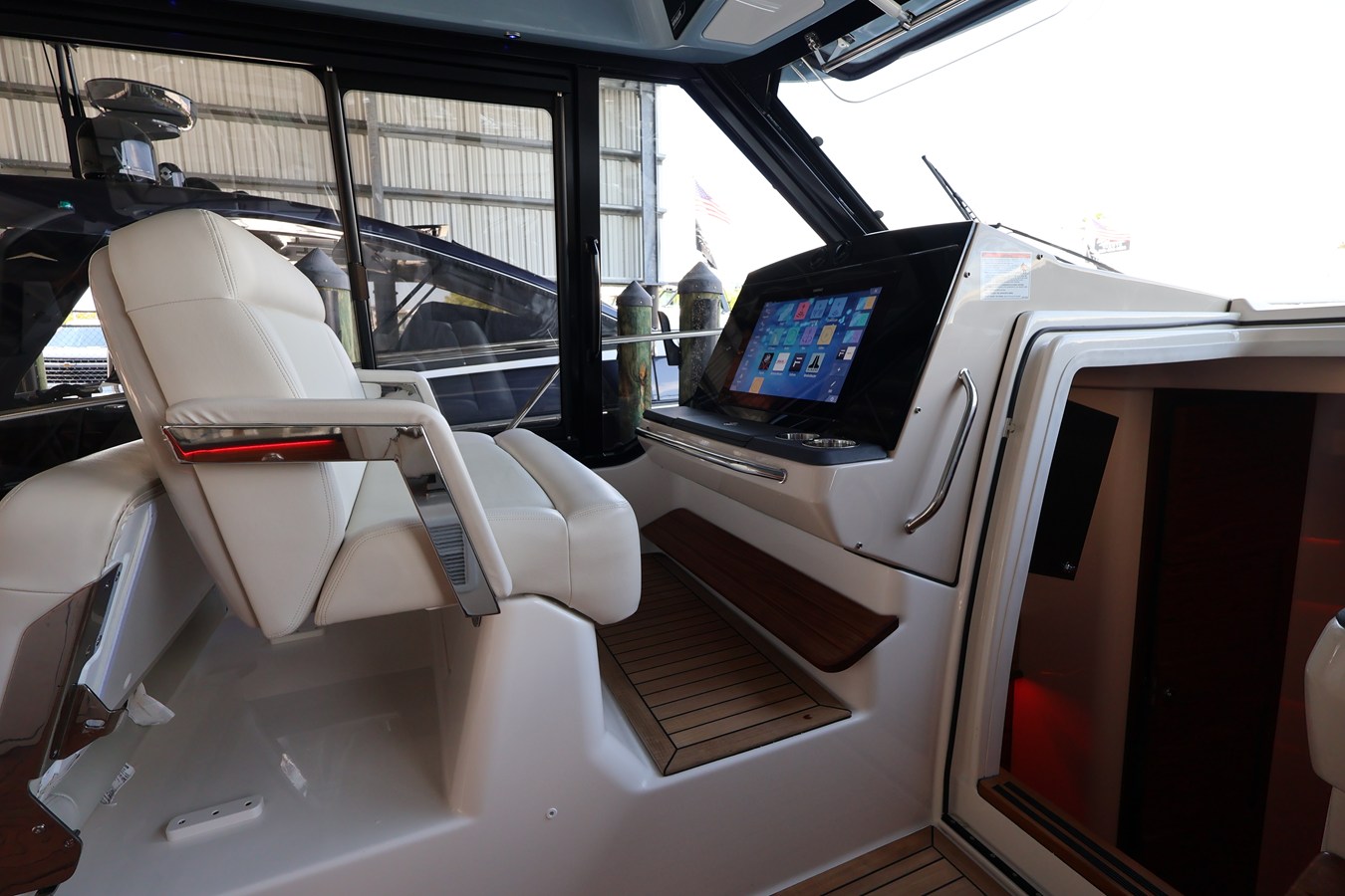 2026 Boston Whaler 405 Conquest 59