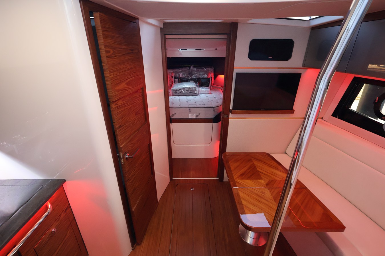 2026 Boston Whaler 405 Conquest 64