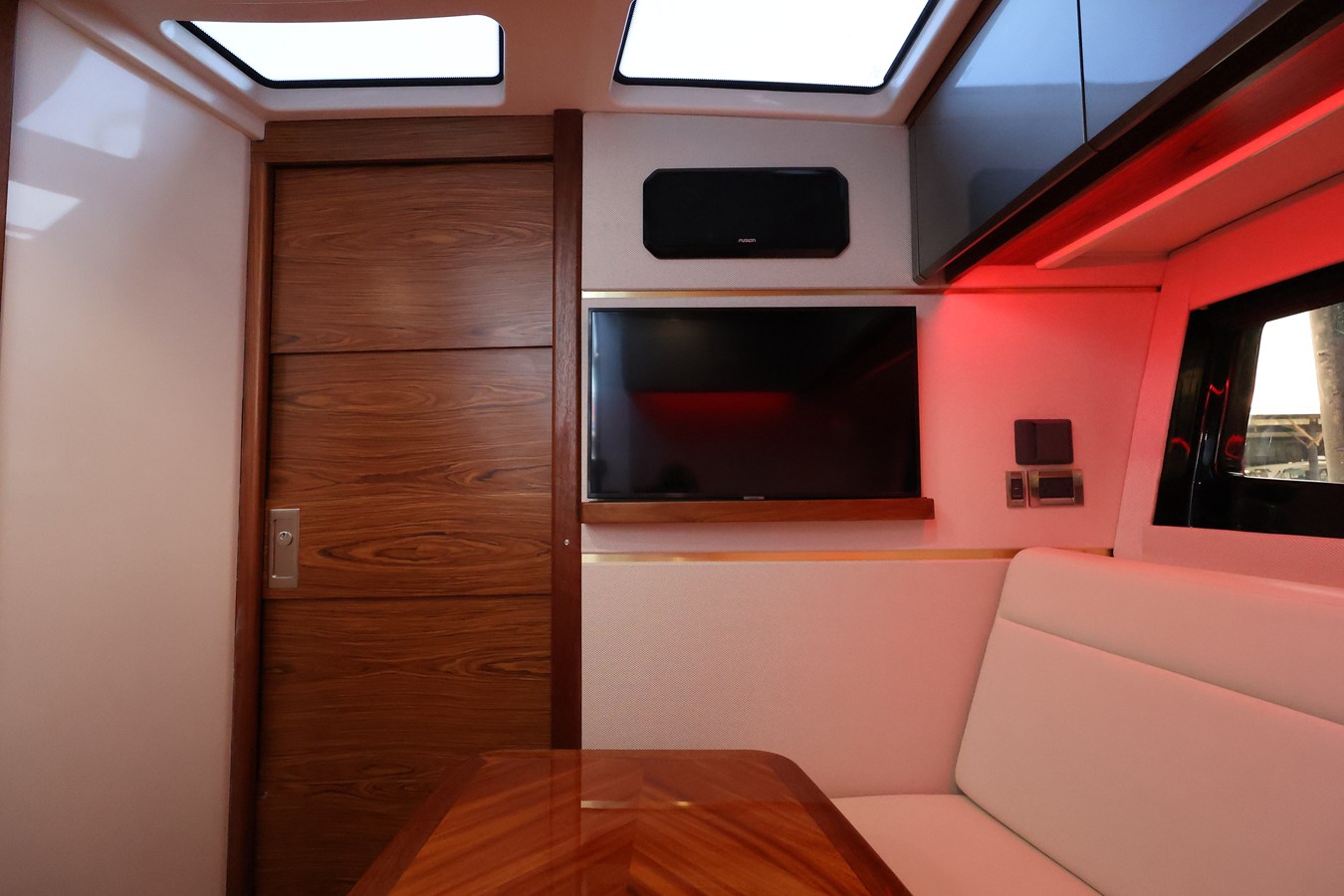2026 Boston Whaler 405 Conquest 66