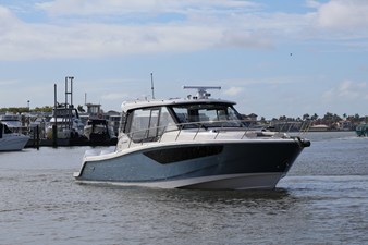 Boston Whaler 405 Conquest 4 2026 Boston Whaler 405 Conquest 5