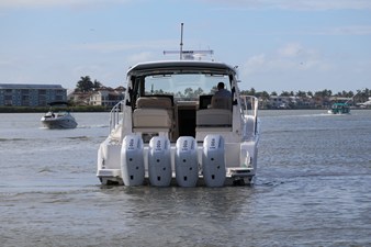 2026 Boston Whaler 405 Conquest 12
