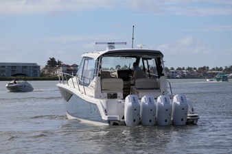 2026 Boston Whaler 405 Conquest 13