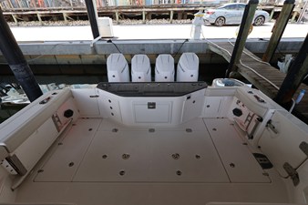 2026 Boston Whaler 405 Conquest 17