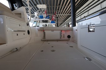 2026 Boston Whaler 405 Conquest 20