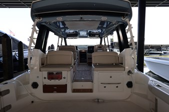2026 Boston Whaler 405 Conquest 25