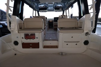 2026 Boston Whaler 405 Conquest 26