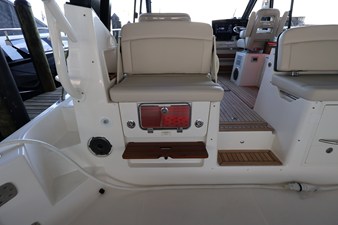 2026 Boston Whaler 405 Conquest 30