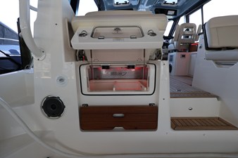 2026 Boston Whaler 405 Conquest 32