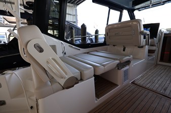 2026 Boston Whaler 405 Conquest 45