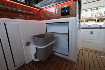 2026 Boston Whaler 405 Conquest 49