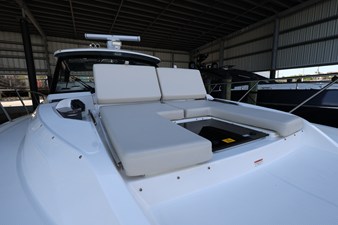 2026 Boston Whaler 405 Conquest 98