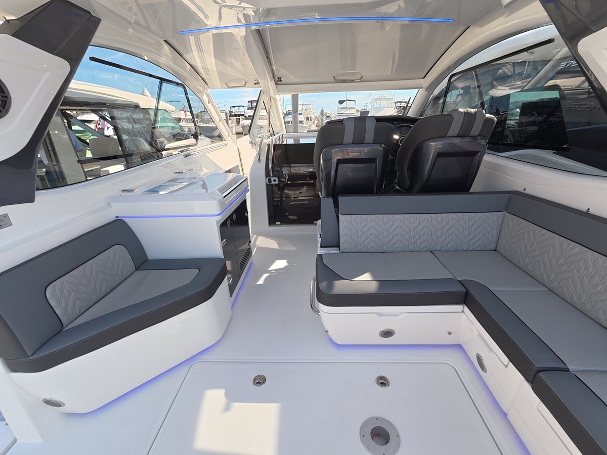 2027 Galeon 335 GTO 10