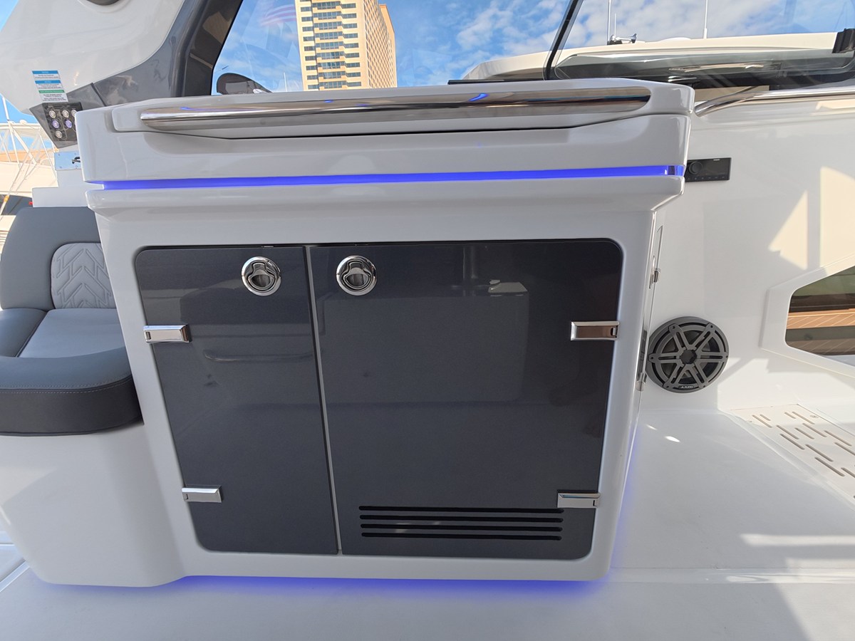 2027 Galeon 335 GTO 13