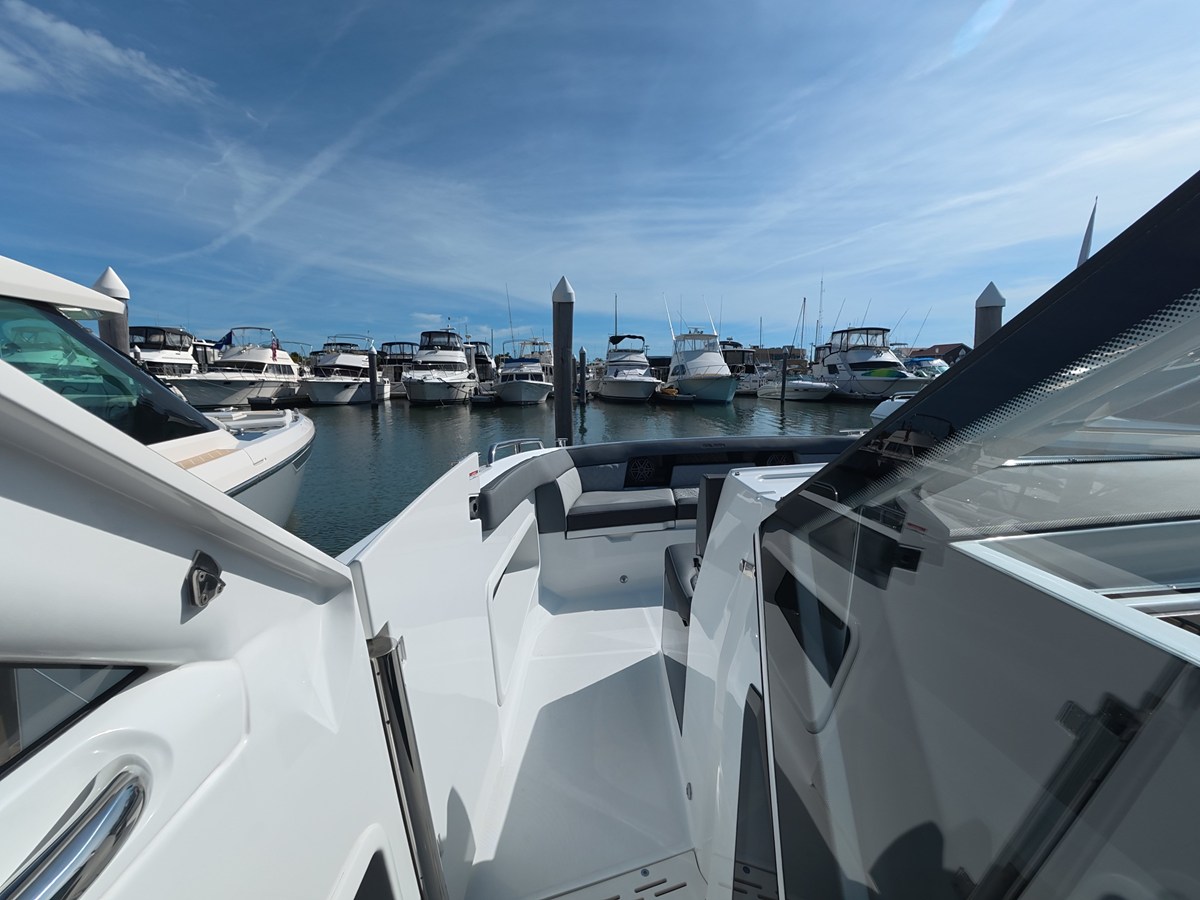 2027 Galeon 335 GTO 26