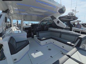 2027 Galeon 335 GTO 7