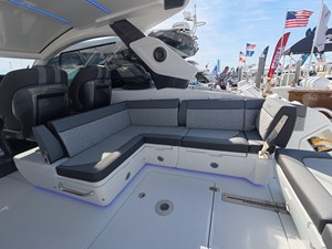 2027 Galeon 335 GTO 8