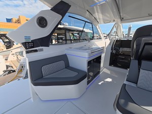 2027 Galeon 335 GTO 9