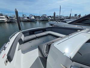2027 Galeon 335 GTO 27