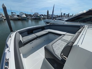 2027 Galeon 335 GTO 28