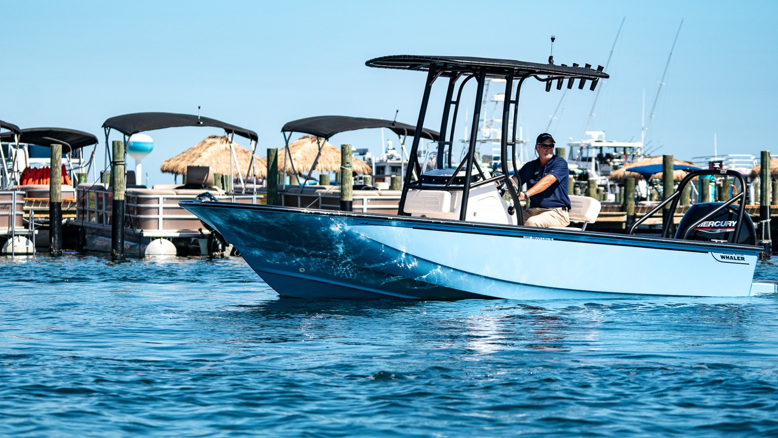 2027 Boston Whaler 190 Montauk 2