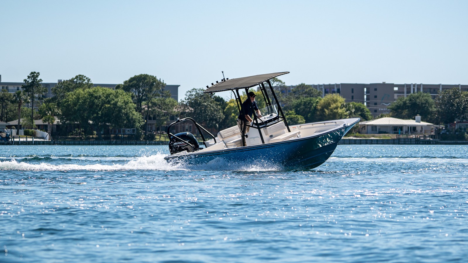 2027 Boston Whaler 190 Montauk 3