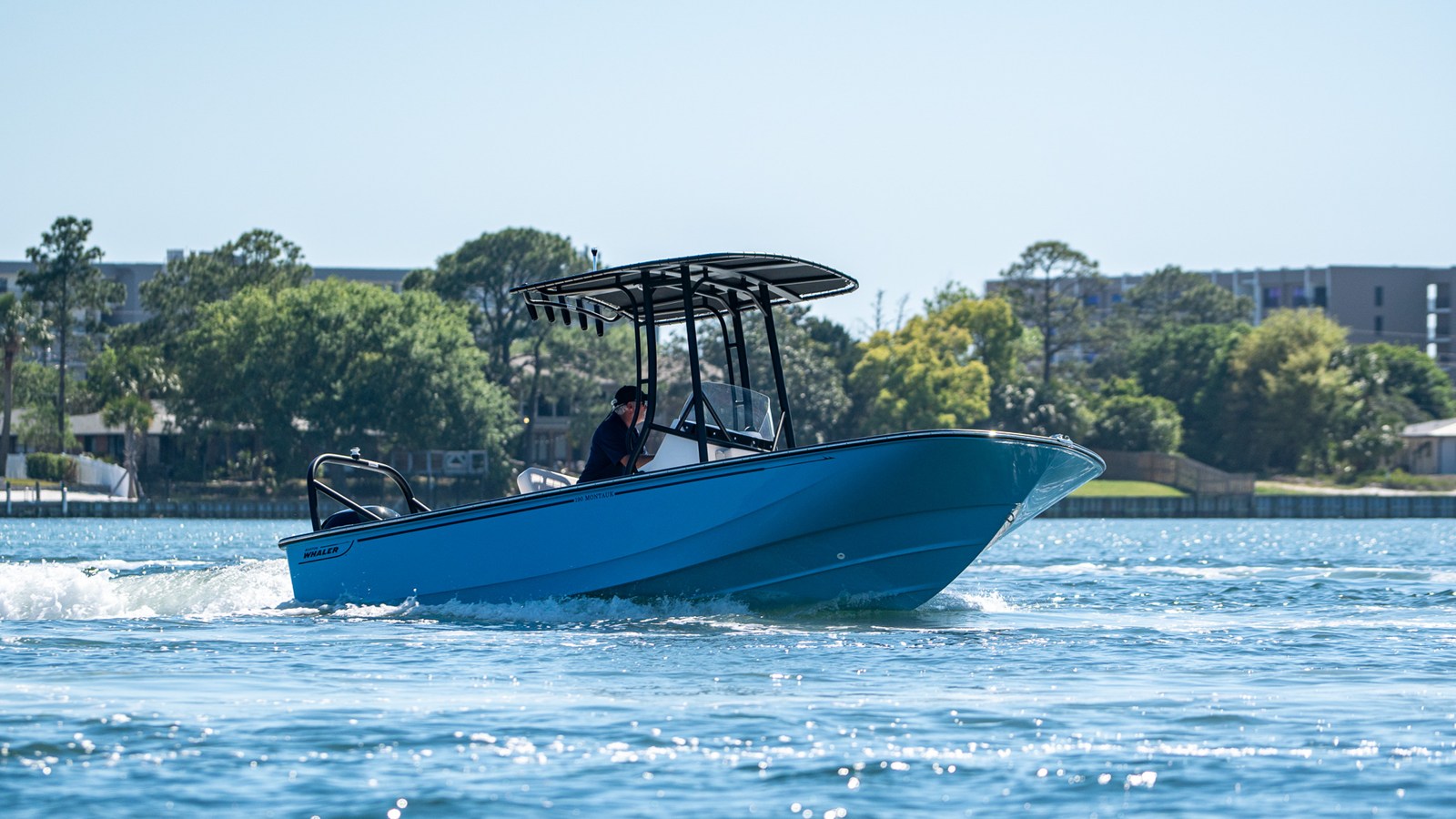 2027 Boston Whaler 190 Montauk 10