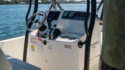 Boston Whaler 190 Montauk 23 2027 Boston Whaler 190 Montauk 24