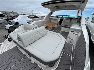 Sea Ray 400 SLX 5 2023 Sea Ray 400 SLX 6