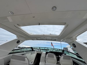 Sea Ray 400 SLX 9 2023 Sea Ray 400 SLX 10