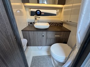 Sea Ray 400 SLX 22 2023 Sea Ray 400 SLX 23