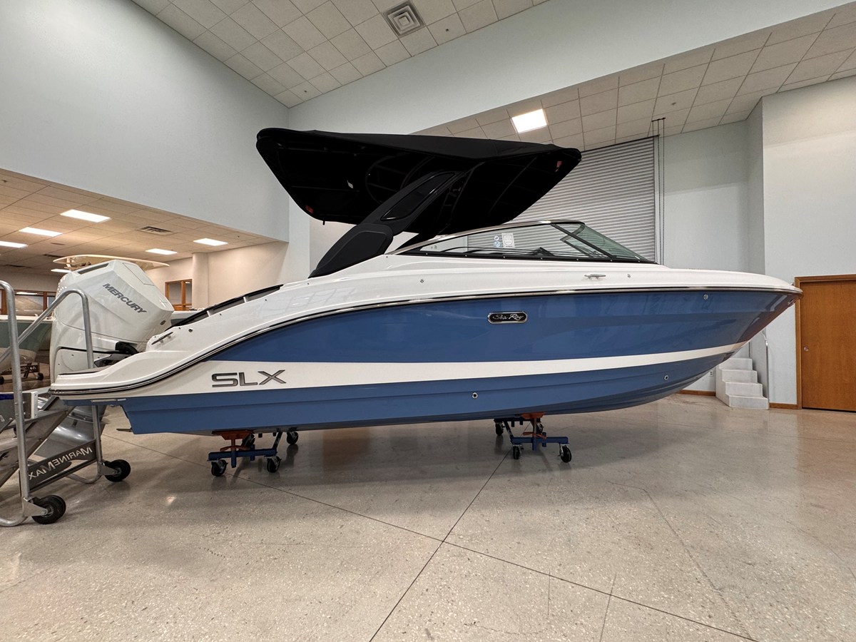 2026 Sea Ray SLX 260 Outboard 7