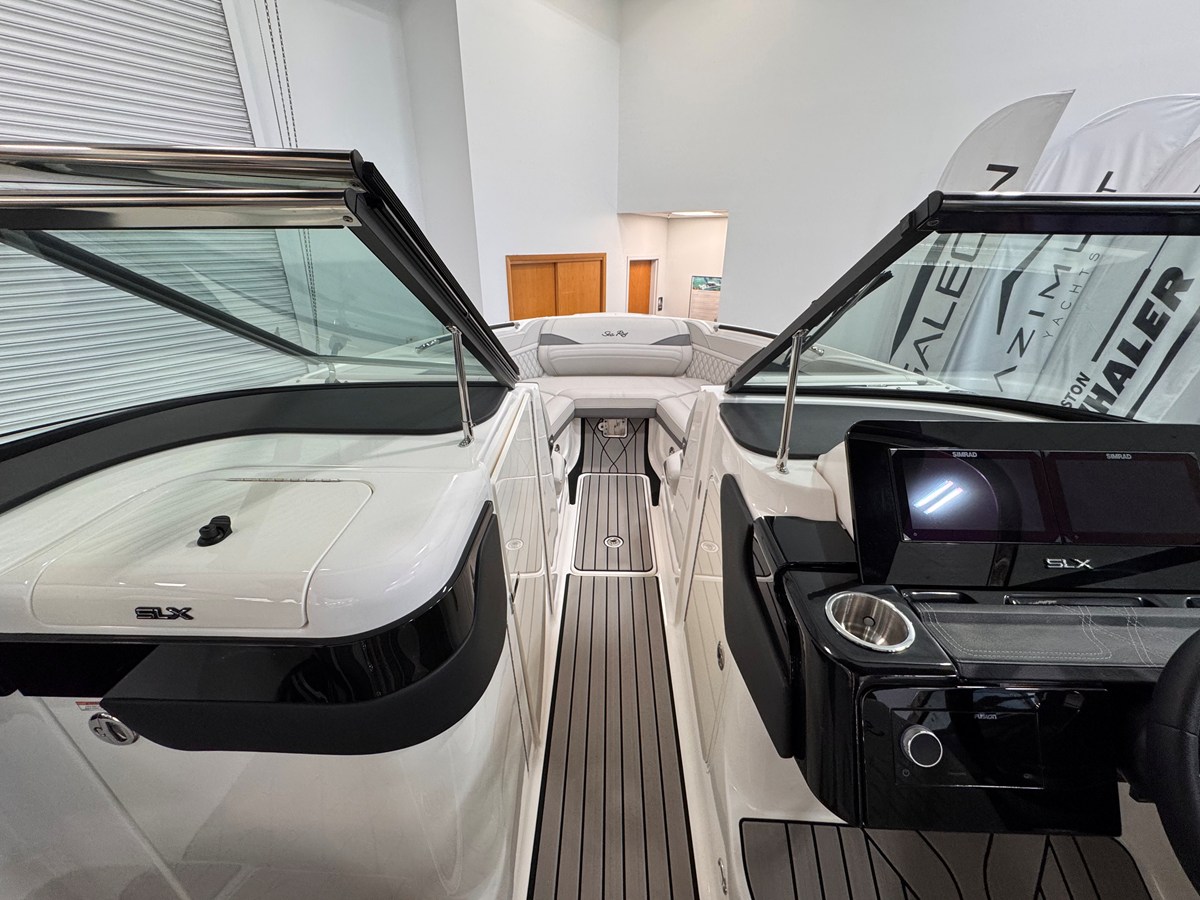 2026 Sea Ray SLX 260 Outboard 16