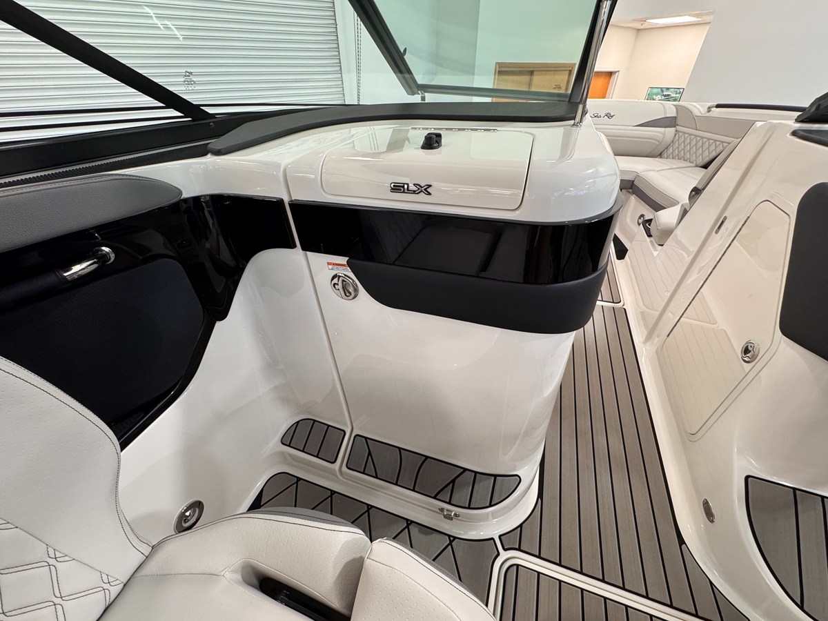 2026 Sea Ray SLX 260 Outboard 22