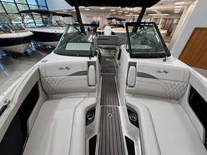 Sea Ray SLX 260 Outboard 19 2026 Sea Ray SLX 260 Outboard 20
