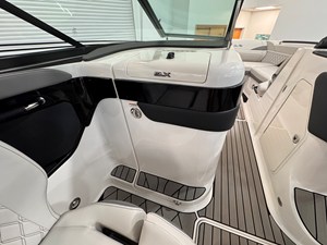 Sea Ray SLX 260 Outboard 21 2026 Sea Ray SLX 260 Outboard 22