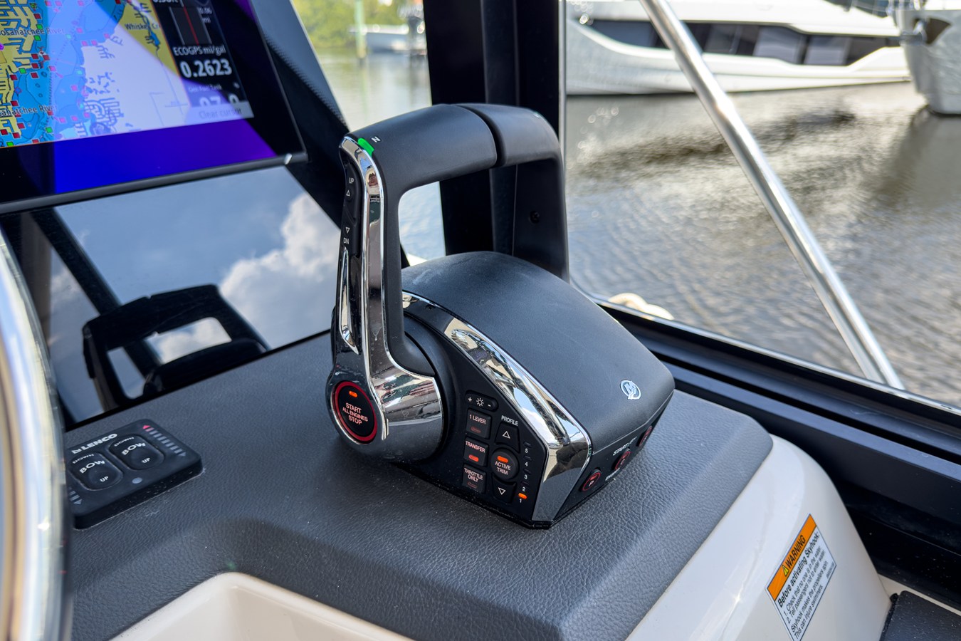 2026 Boston Whaler 365 Conquest 19