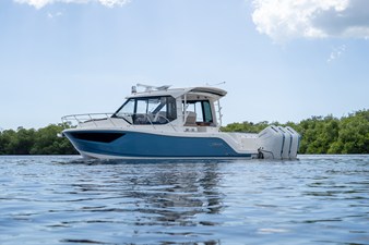 Boston Whaler 365 Conquest 1 2026 Boston Whaler 365 Conquest 2
