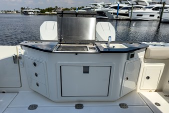 2026 Boston Whaler 365 Conquest 7