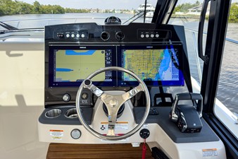 2026 Boston Whaler 365 Conquest 20