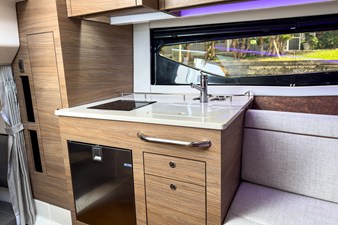2026 Boston Whaler 365 Conquest 26