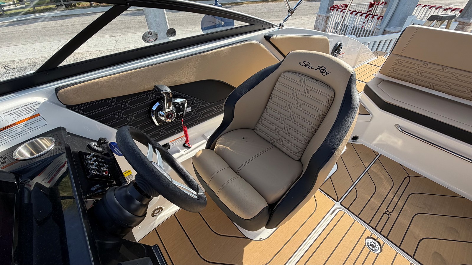 2026 Sea Ray SPX 210 Outboard 12