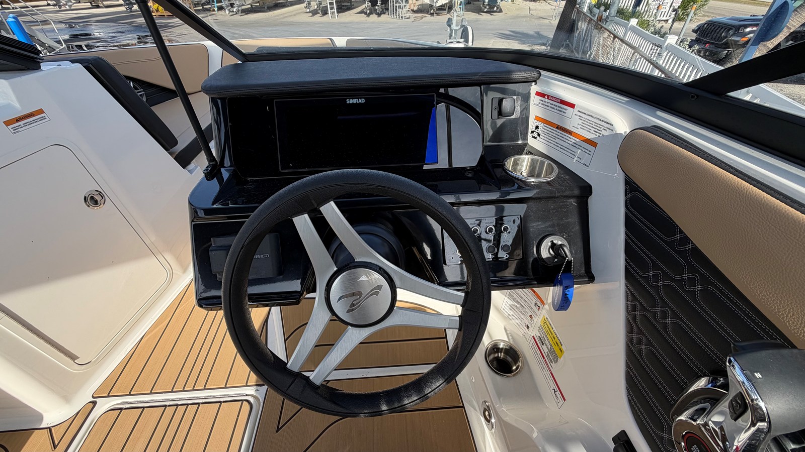 2026 Sea Ray SPX 210 Outboard 13