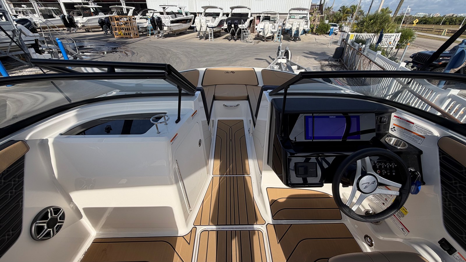 2026 Sea Ray SPX 210 Outboard 16