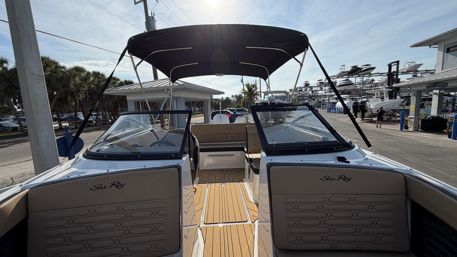 2026 Sea Ray SPX 210 Outboard 17