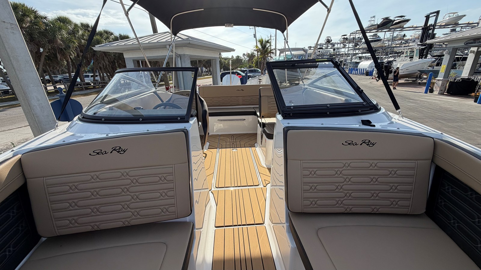 2026 Sea Ray SPX 210 Outboard 21