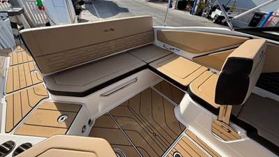 2026 Sea Ray SPX 210 Outboard 7